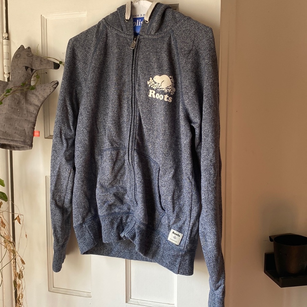 Roots blue hoody size medium. Only worn a couple of times.